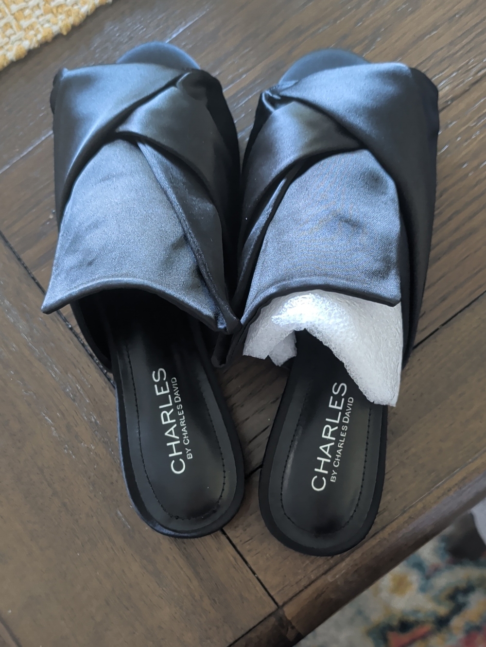 New CHARLES by Charles David Black Satin Knot Slide Mules